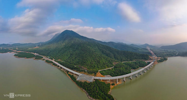 aa1al0bq Cao tốc Vũng Áng - Bùng đoạn qua thị xã Kỳ Anh, Hà Tĩnh. Ảnh: Đức Hùng